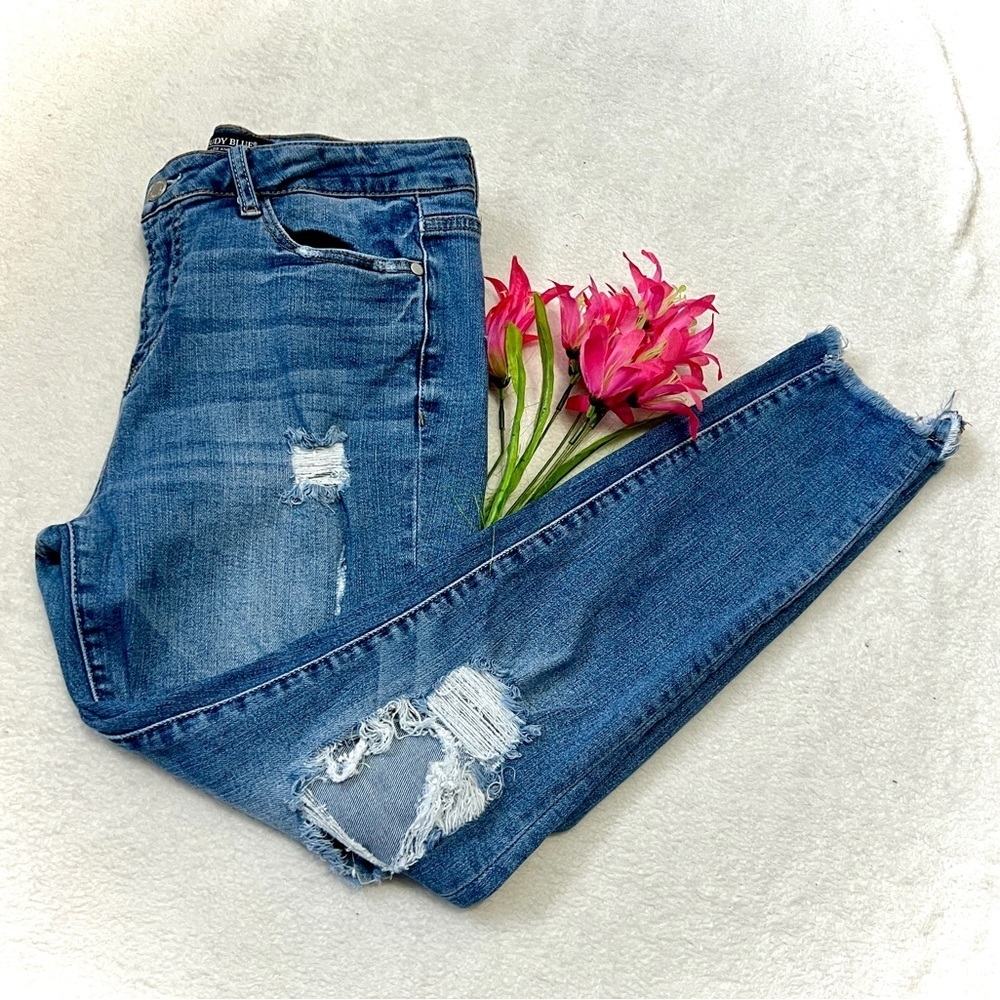 Judy Blue Light Wash Distressed Skinny Fit Jeans - 9/29